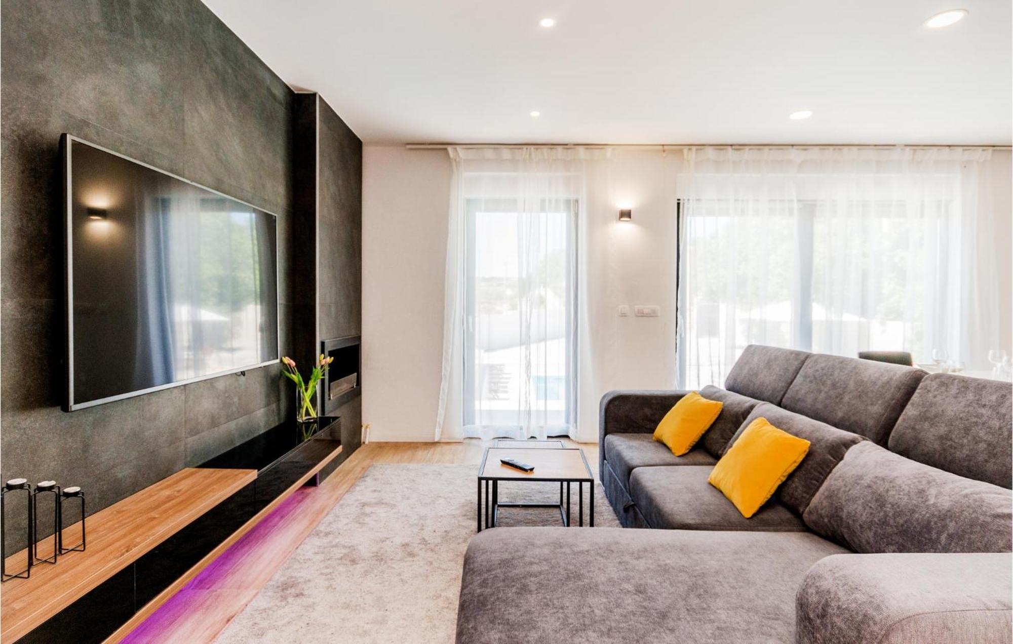 3 Bedroom Beautiful Home In Rastane Donje Donje Rastane Luaran gambar