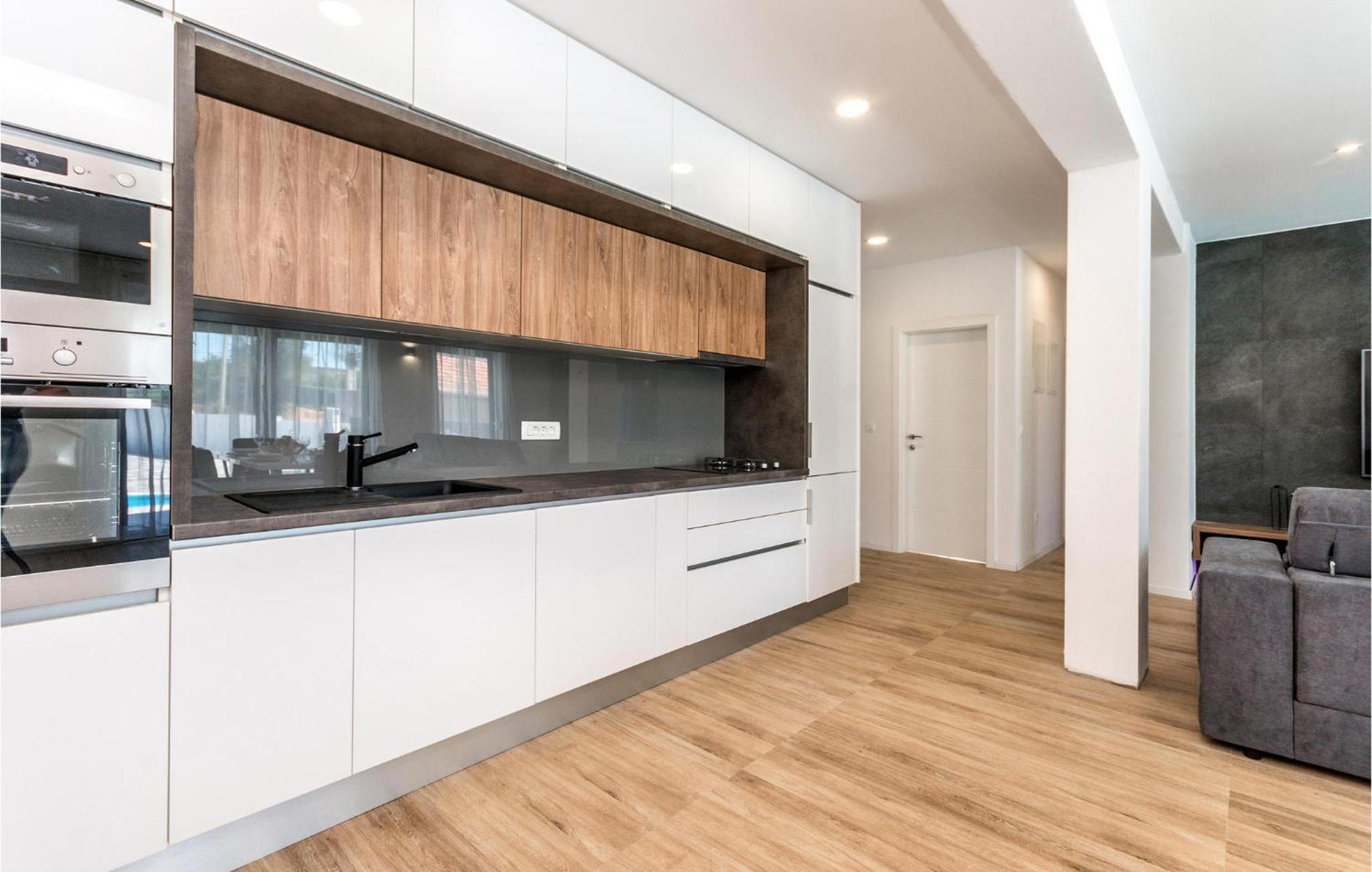 3 Bedroom Beautiful Home In Rastane Donje Donje Rastane Luaran gambar