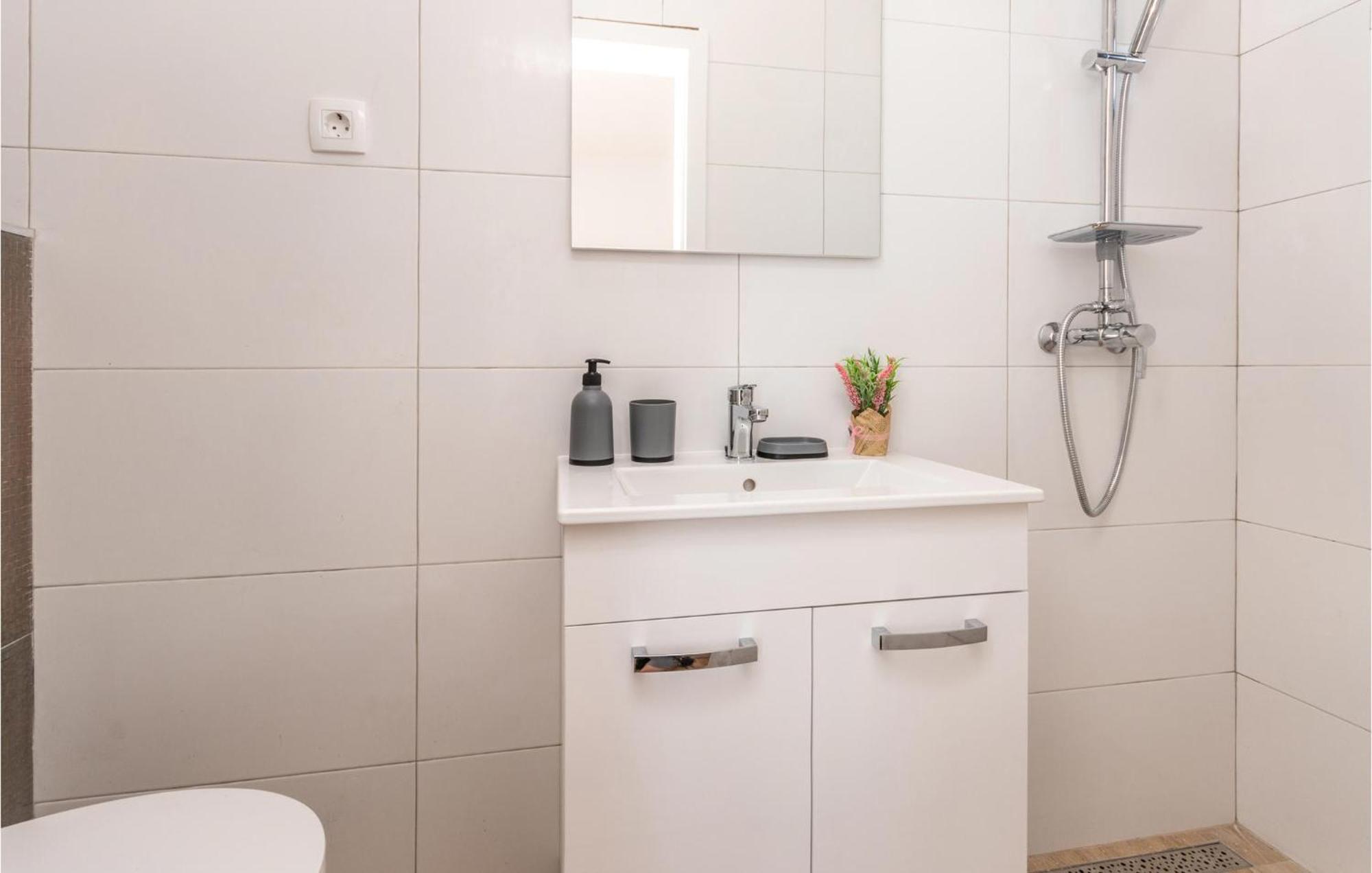 3 Bedroom Beautiful Home In Rastane Donje Donje Rastane Luaran gambar