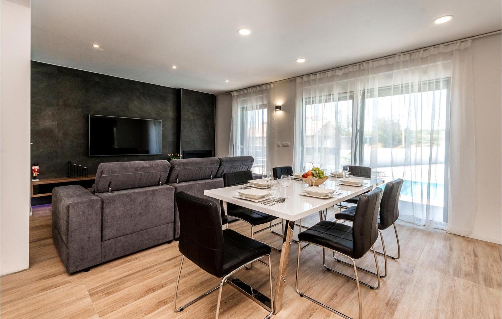 3 Bedroom Beautiful Home In Rastane Donje Donje Rastane Luaran gambar